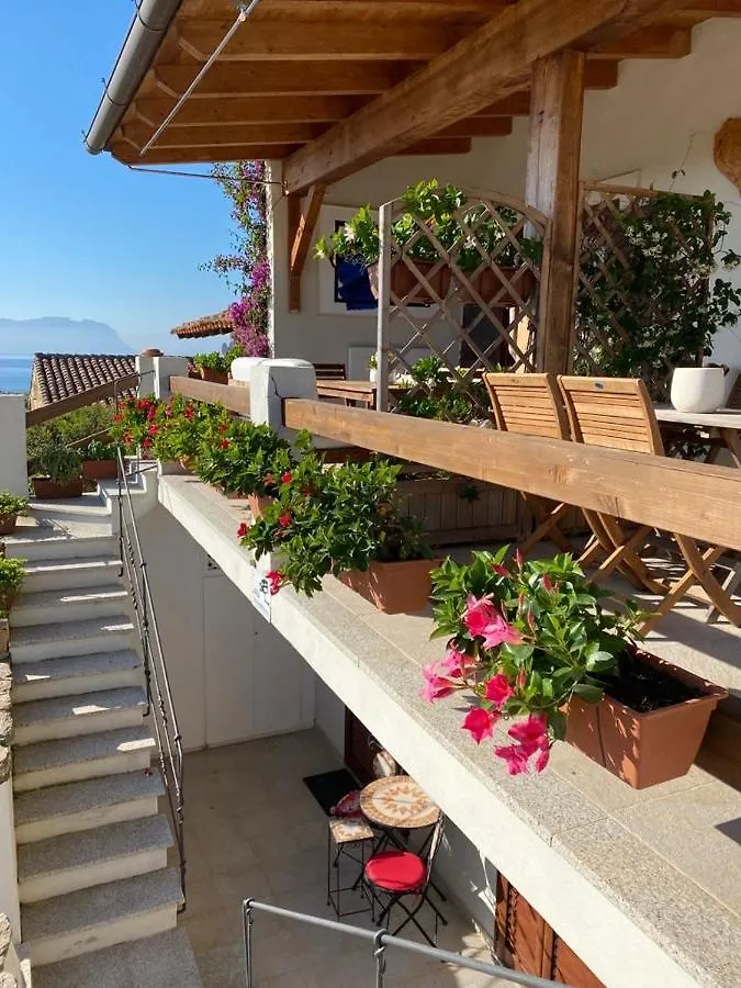 Blue Portrait House Apartment Golfo Aranci Italy